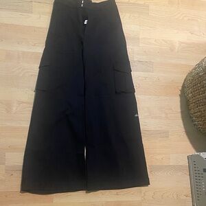 ALO Yoga Black Wide-Leg Cargo Pants